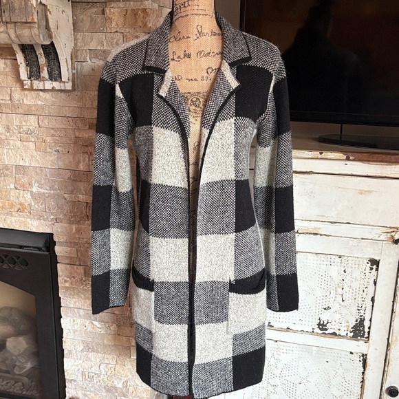 Love Tree Sweaters - Love Tree black and gray checker block open front long line 2 pocket cardigan
